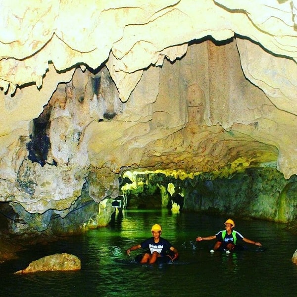 Suasana di dalam Goa Pancur
